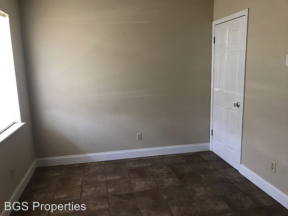 4th image of 2105 Saint John Ave APT C1