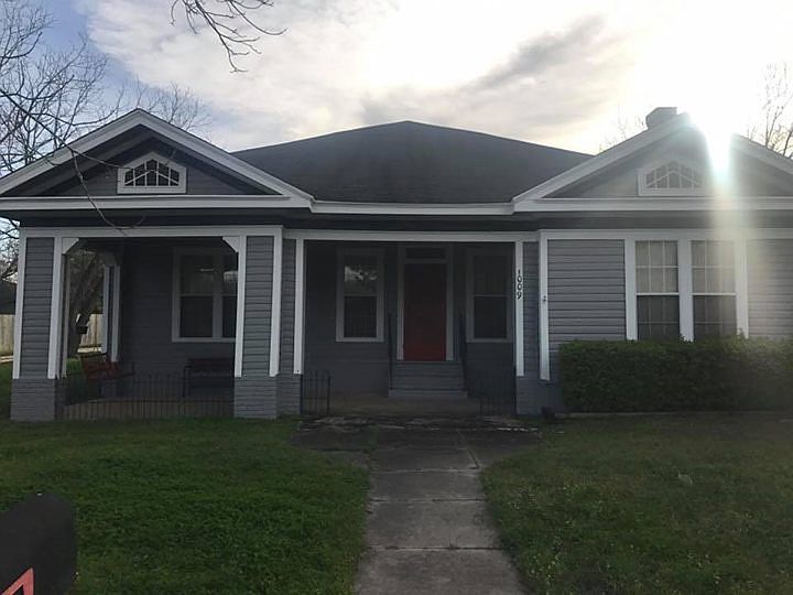 1st image of 1009 5th St