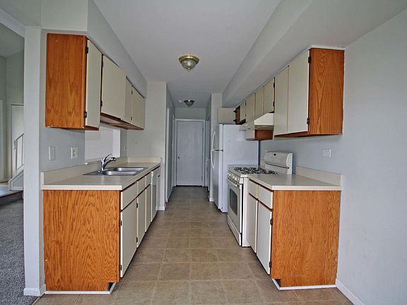 4th image of 218 Acorn Dr #218