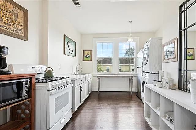 2600 Peniston St #UPPER — Photo 8
