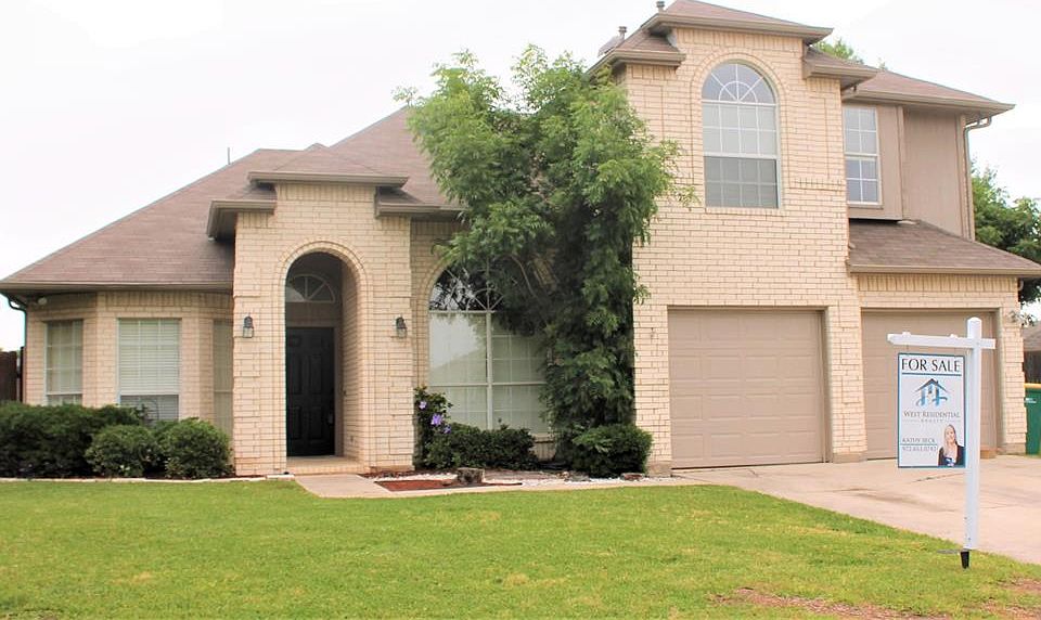 1st image of 917 Carver Cir