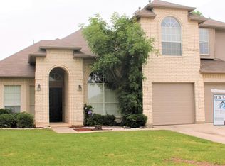 917 Carver Cir, Lewisville, TX 75077