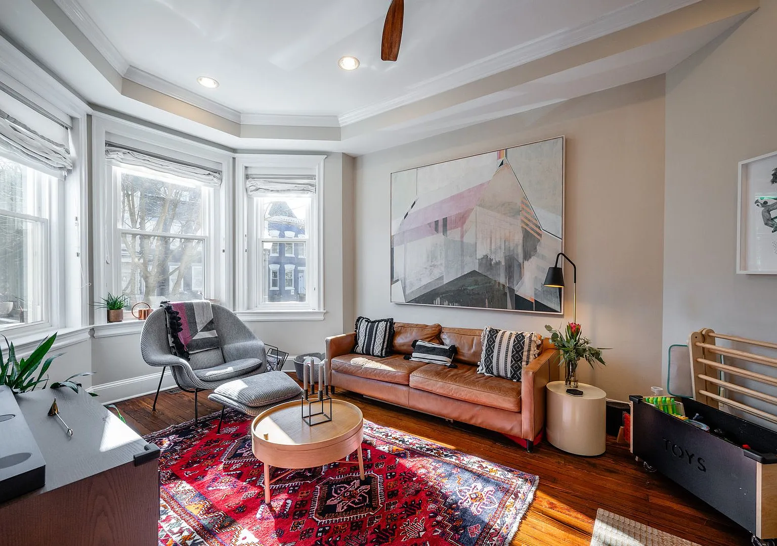 Bloomingdale Townhome | 4 Bed | 3.5 Bath | 2,000 Sf | Fenced-In Backyard | Parking Space w/ EV Ch... — Photo 2
