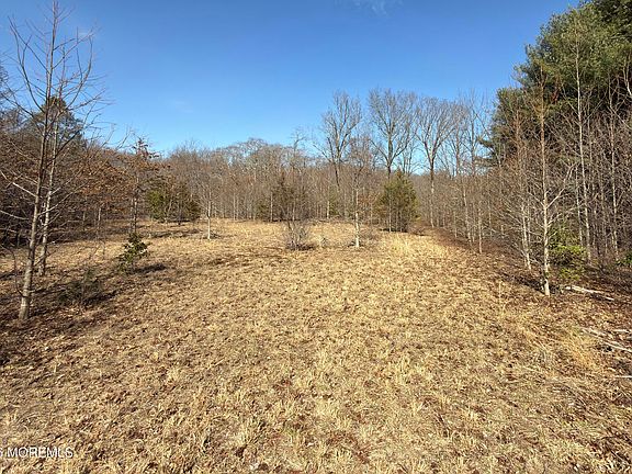 3rd image of 327 Sharon Road