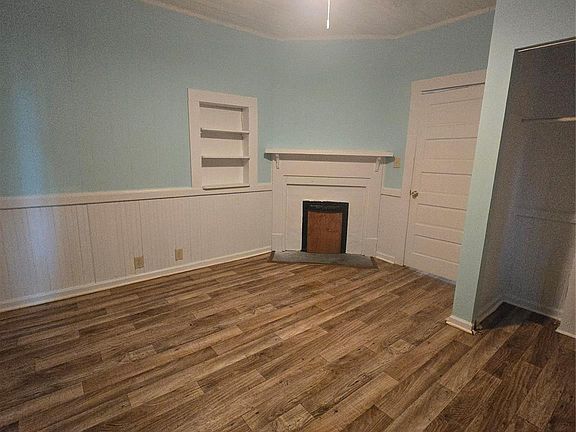 2nd image of 1211 N Main St