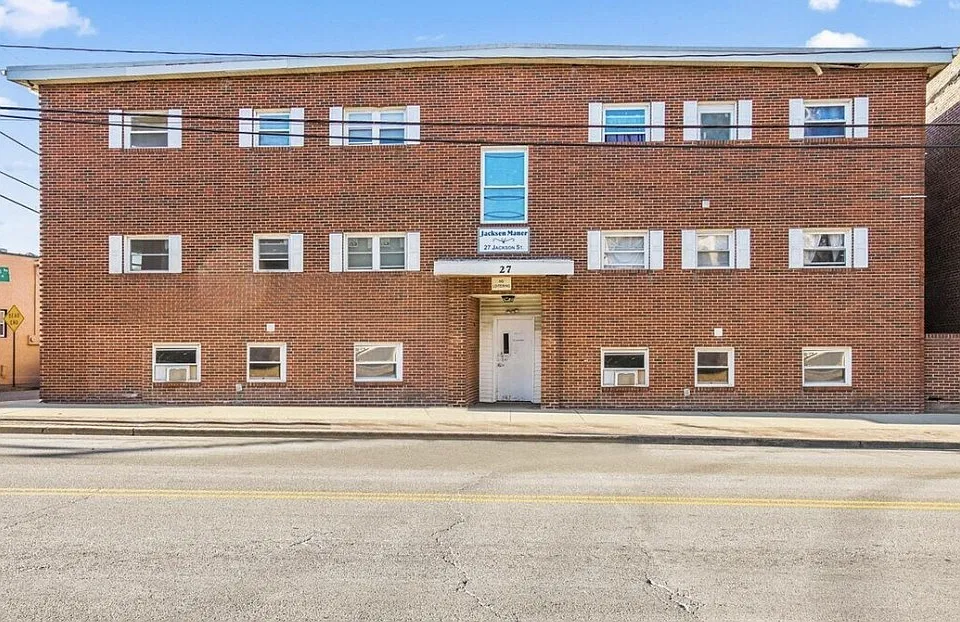 27 Jackson St #11