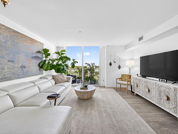 3rd image of 4250 Biscayne Blvd APT 609