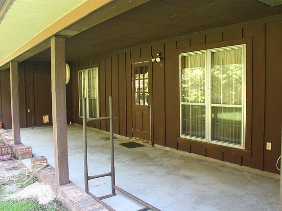 3rd image of 453 Plaza Cir