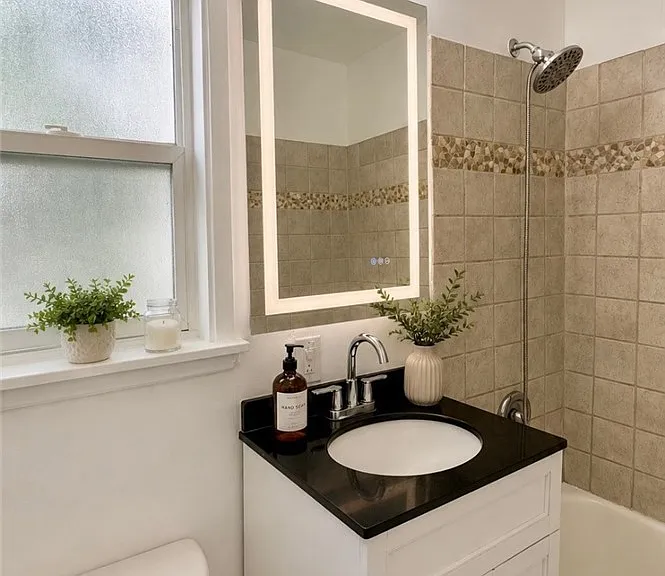 825 Green St — Photo 14
