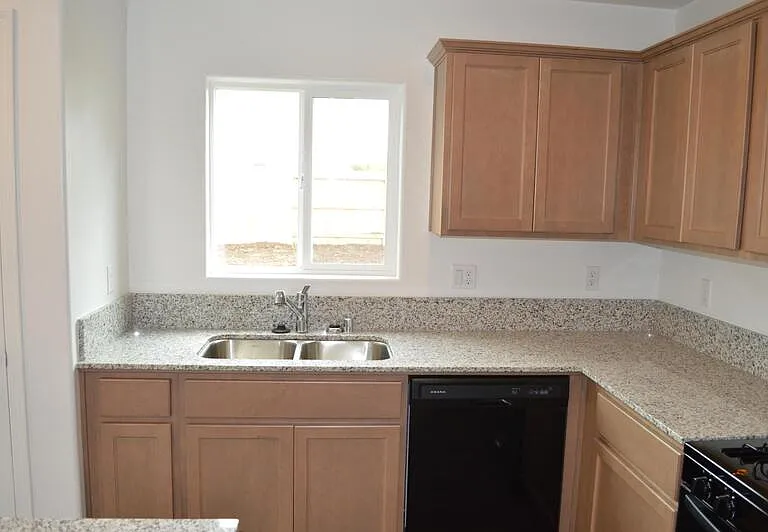 61 Medieval St — Photo 9
