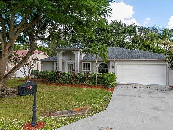 3rd image of 940 Moon Lake Dr