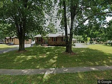 806 Rose Dr — Photo 1