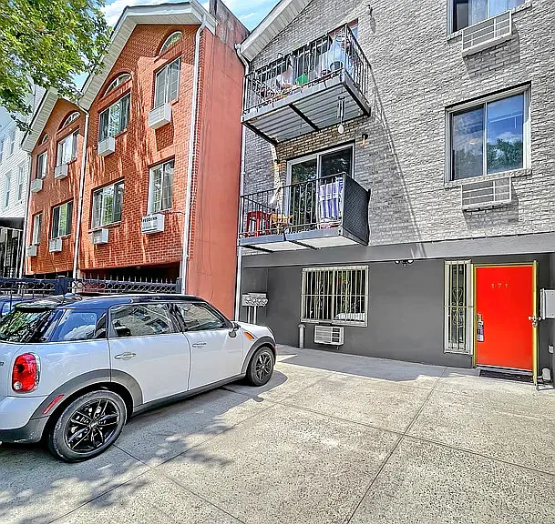 171 Monroe St #2 — Photo 7