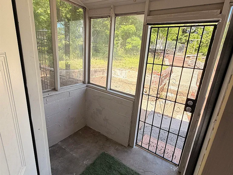 3017 Ensley Ave — Photo 11