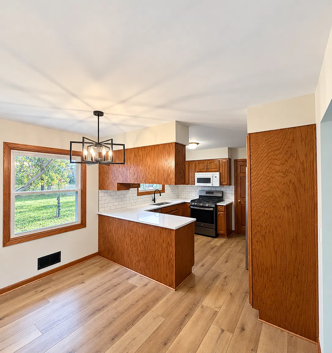 3 bed, 1056 sqft, $2,000 — Photo 4