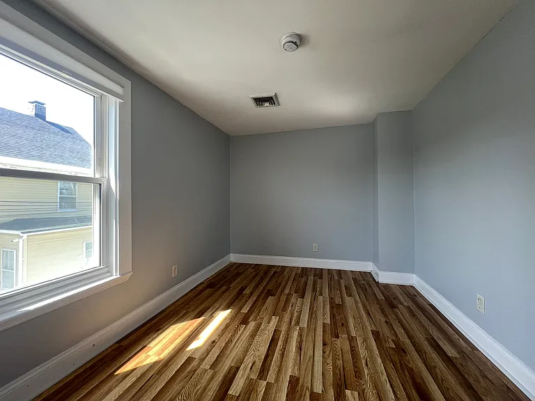 157 Railroad Ave #2 — Photo 5