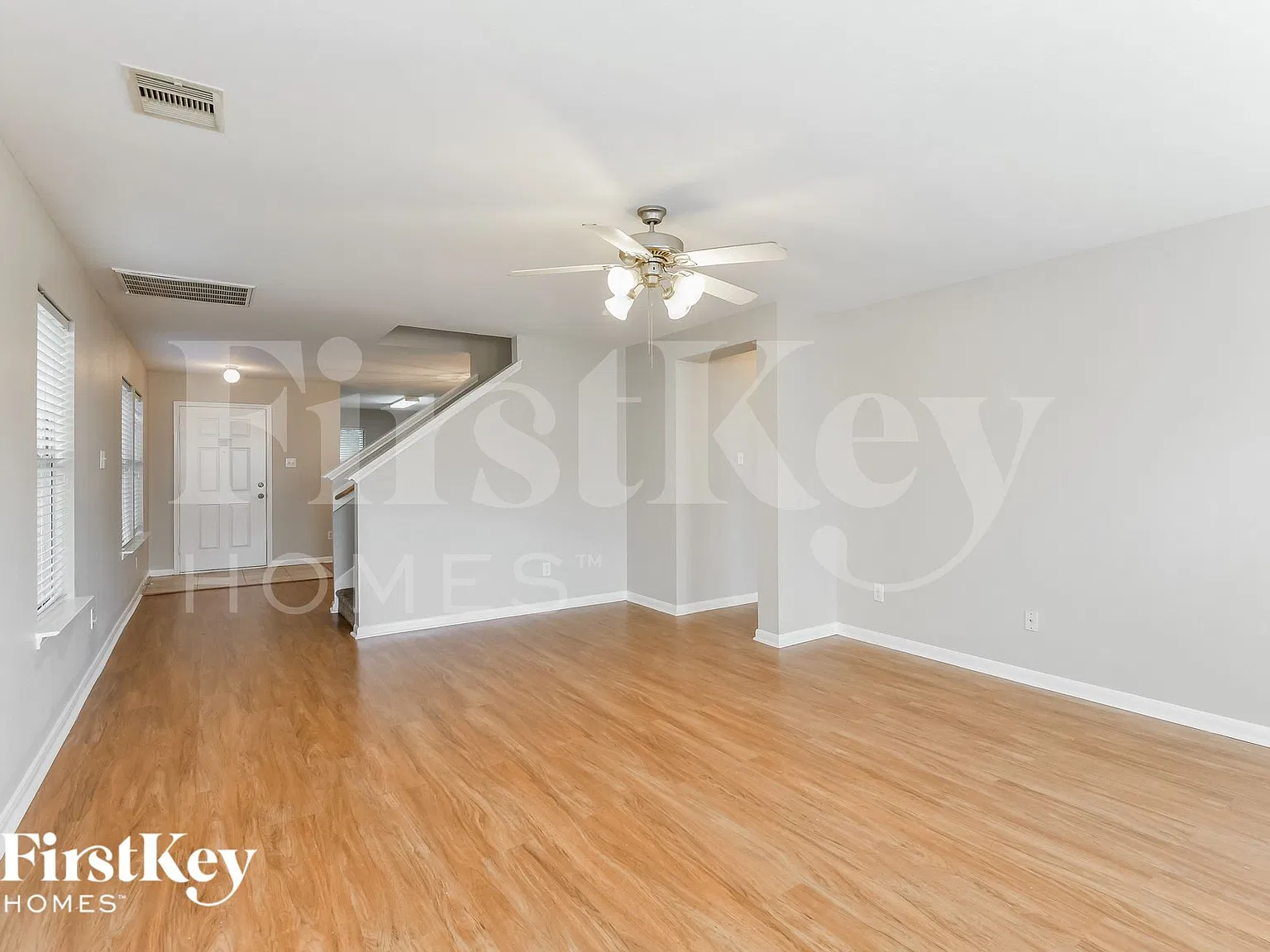 4 bed, 2.5 bath, 2214 sqft, $2,210 — Photo 3