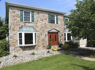 1039 Winding River Ln, Phoenixville, PA 19460