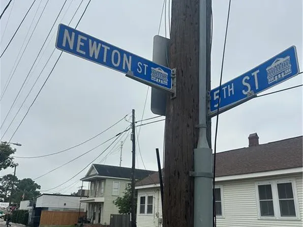 433 Newton St, Gretna, LA 70053