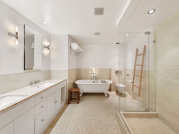 5th image of 363 Greenwich St APT 3B