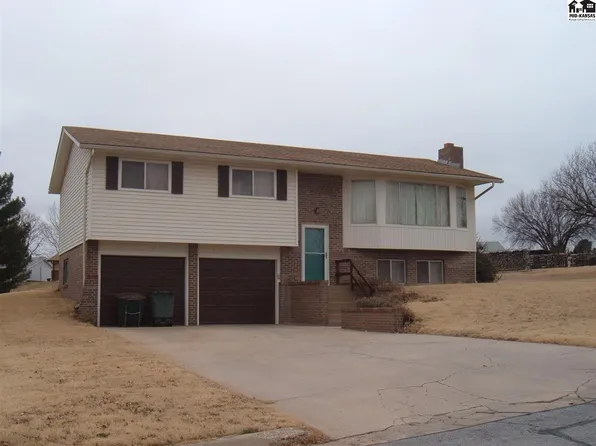 417 Saratoga Ct, Pratt, KS 67124