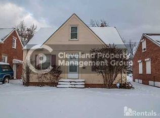 4373 Parkton Dr, Warrensville Heights, OH