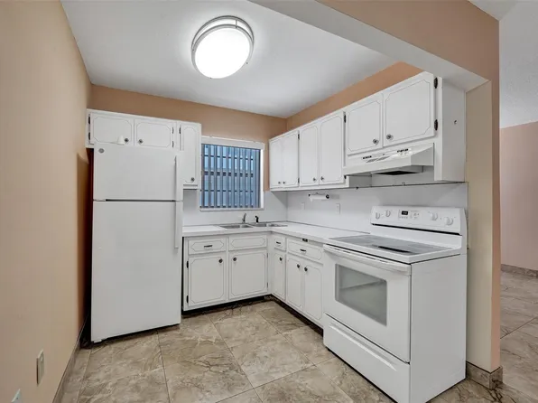 2010 Fillmore Street #202, Hollywood, FL 33020