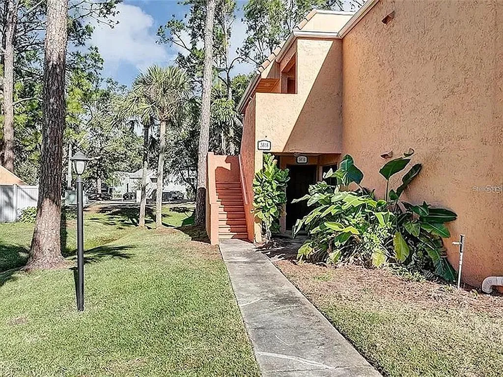 2 bed, 2.0 bath, 1258 sqft, $1,700 — Photo 2