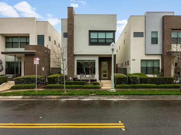 110 Fonseca St, Sacramento, CA 95816