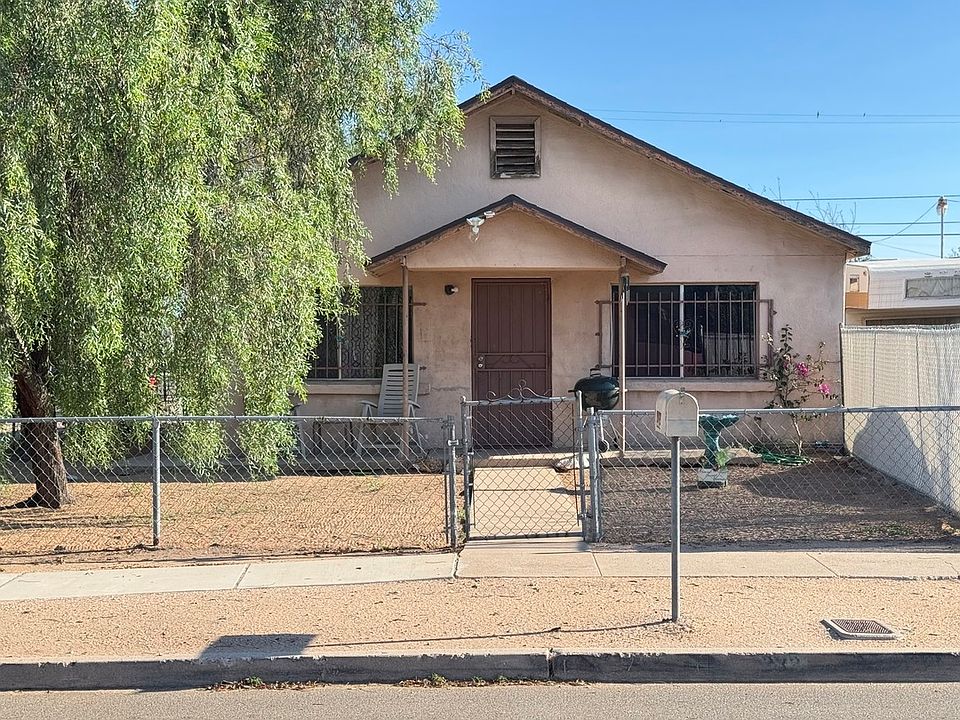 2nd image of 232 E Palmdale St