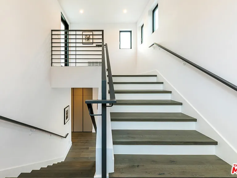 2030 Talmadge St — Photo 33
