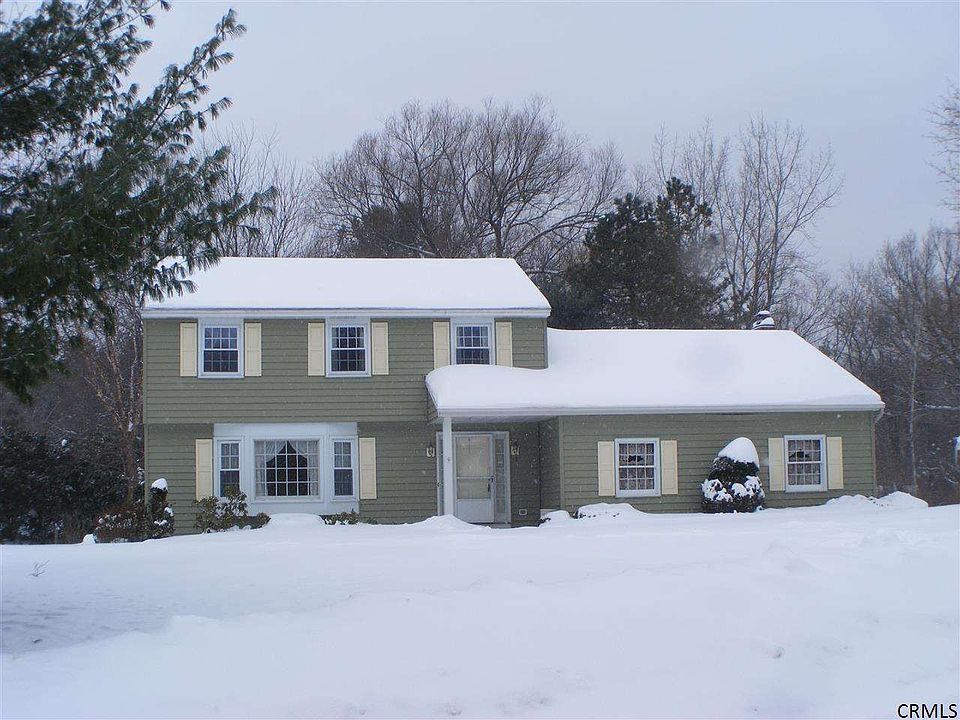 1st image of 12 Wagon Wheel Ln
