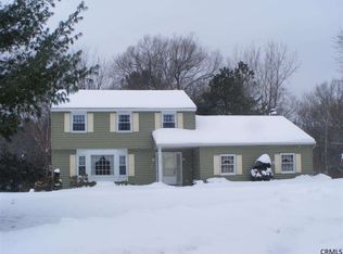 12 Wagon Wheel Ln, Glenville, NY 12302