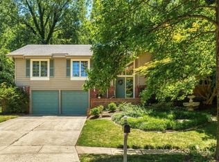 634 Carman Forest Ln, Ballwin, MO 63021