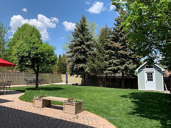 2nd image of 462 Weldrick Rd E