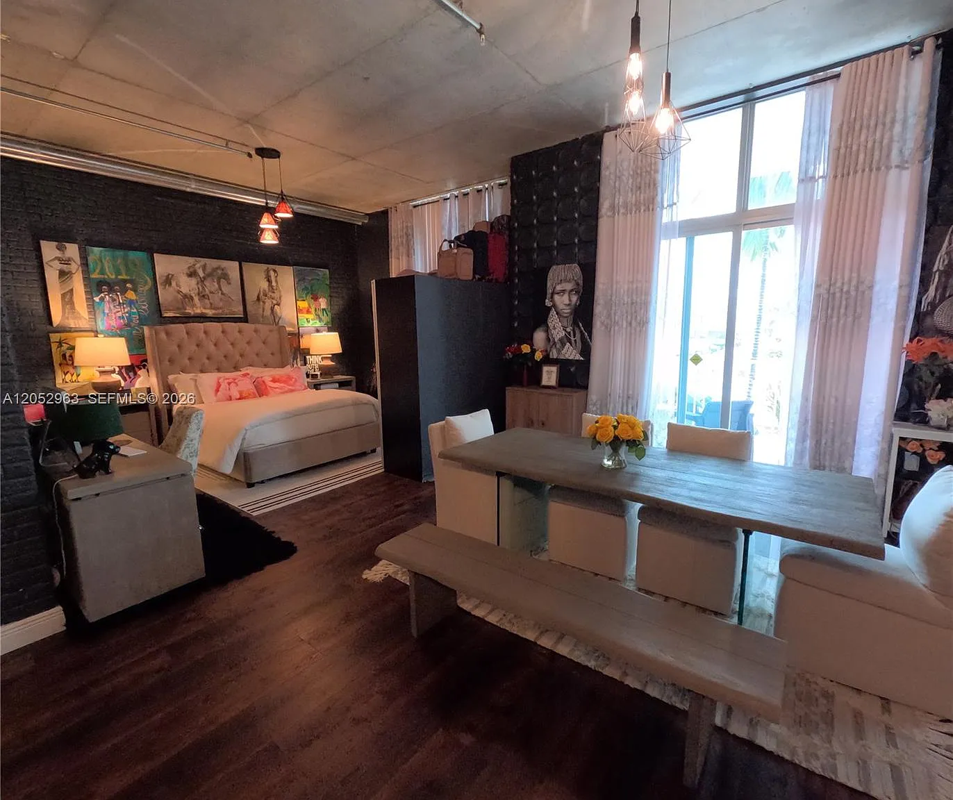 Lofts At Hollywood Statio — Photo 1