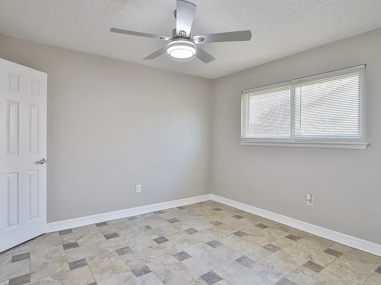 509 Belmont Dr — Photo 25
