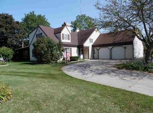 5502 Colonial Ln, South Bend, IN 46614