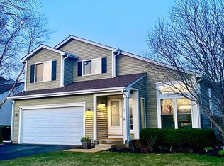 870 Provence Pl, Lake In The Hills, IL 60156