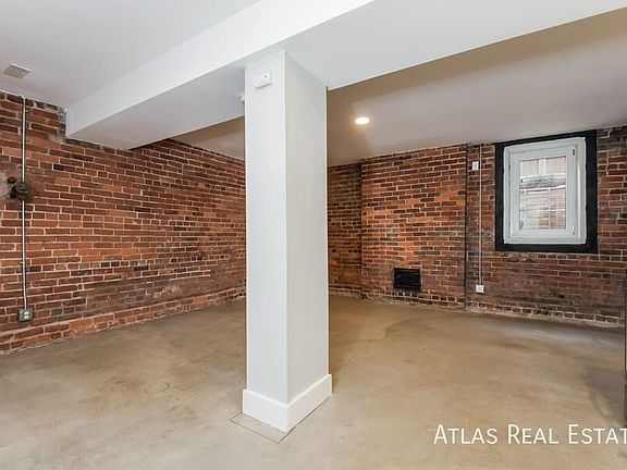 4th image of 1066 N Clarkson St #13