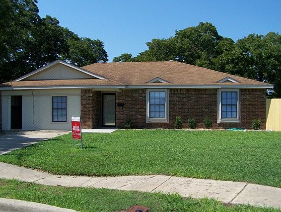 1st image of 7602 Creek Wood Dr