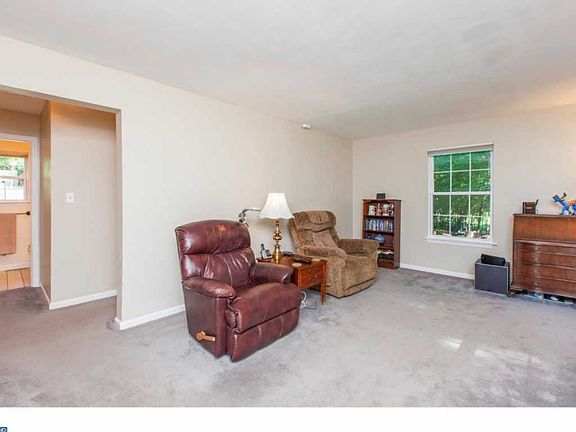4th image of 101 Clearfield Ln