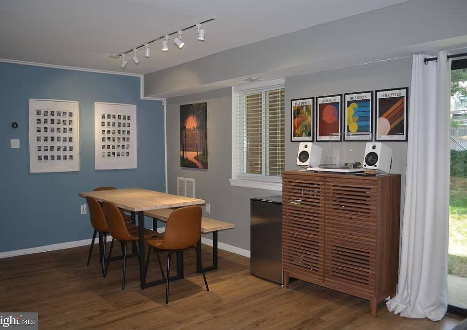 1st image of 210 Victor Pkwy #210C