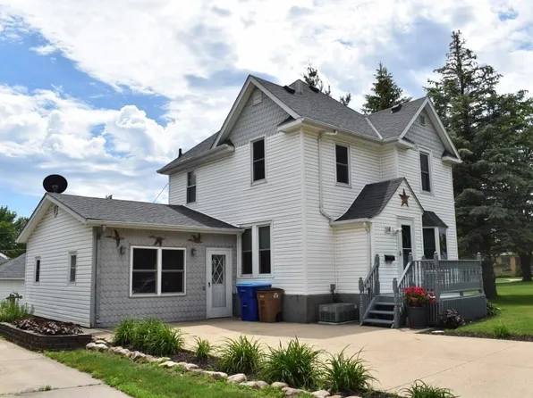 116 5th St NW, Oelwein, IA 50662