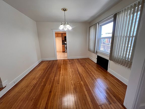 3rd image of 760 Elm St