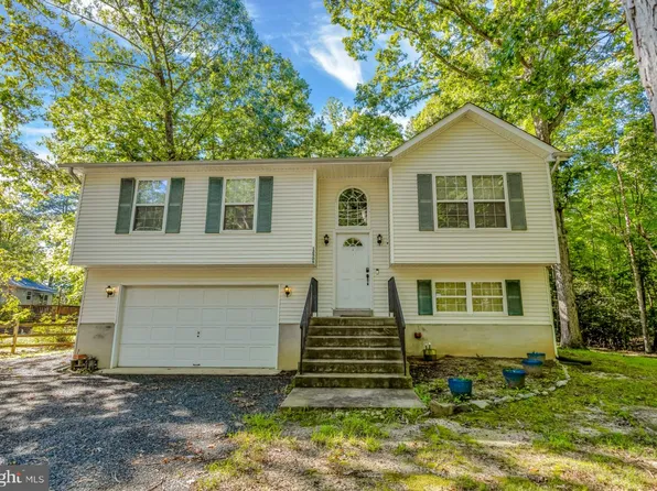 12509 Catalina Dr, Lusby, MD 20657