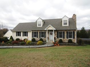 66 Countryside Rd, Columbia, NJ 07832