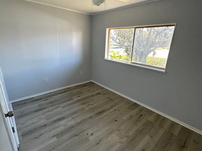 5805 Cherry St — Photo 6