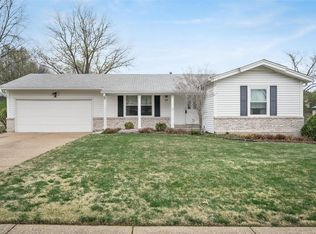 668 Green Isles Dr, Fenton, MO