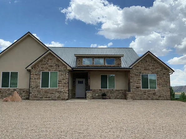 1023 W Little Pinion Way, Apple Valley, UT 84737